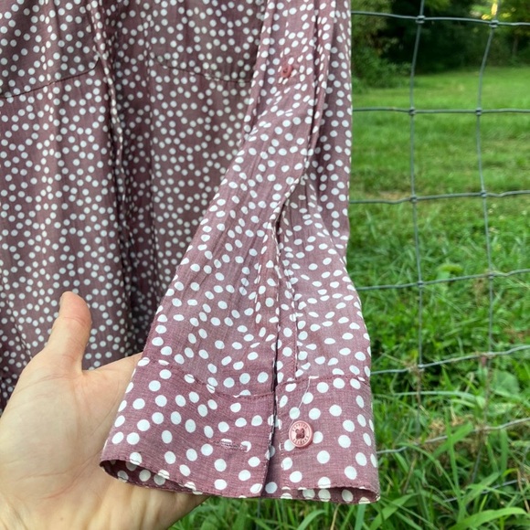 Women’s polka dot button up top - Picture 4 of 7